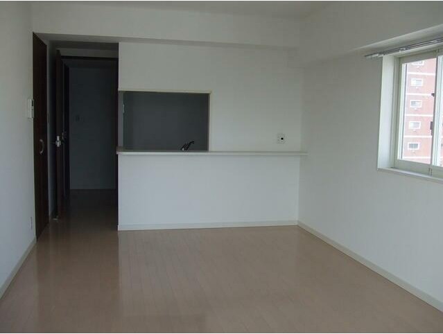 居室・リビング　使いやすい形の為、レイアウトを楽しめます♪