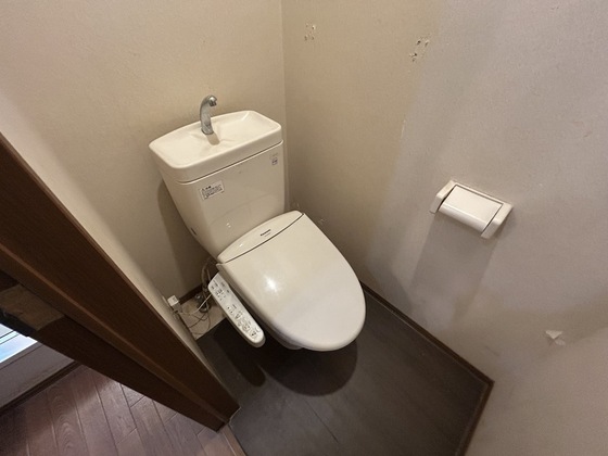 トイレ　※別号室のお写真です