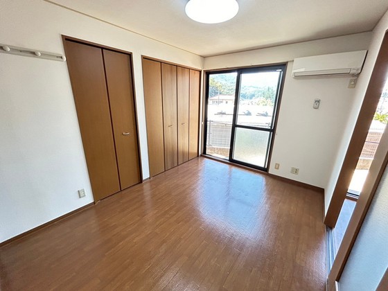 居室・リビング　※別号室のお写真です