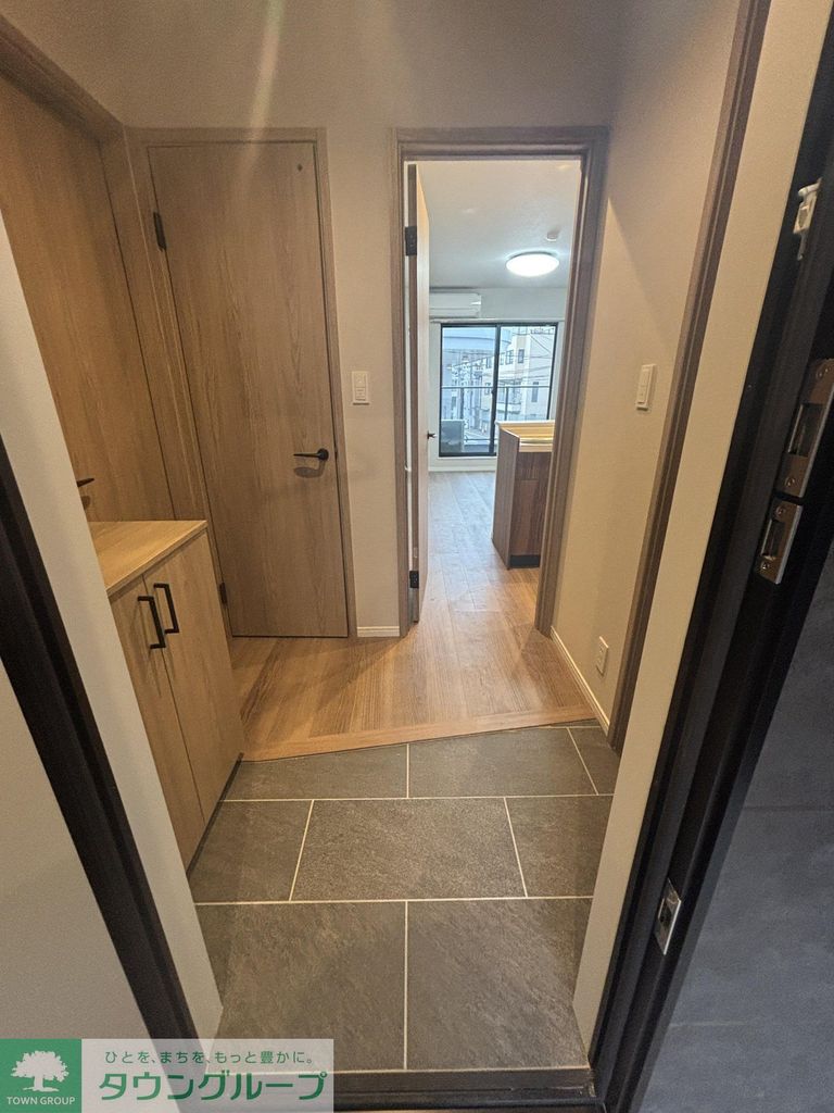 玄関　キッチン