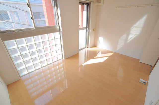 居室・リビング　※別部屋参考写真です