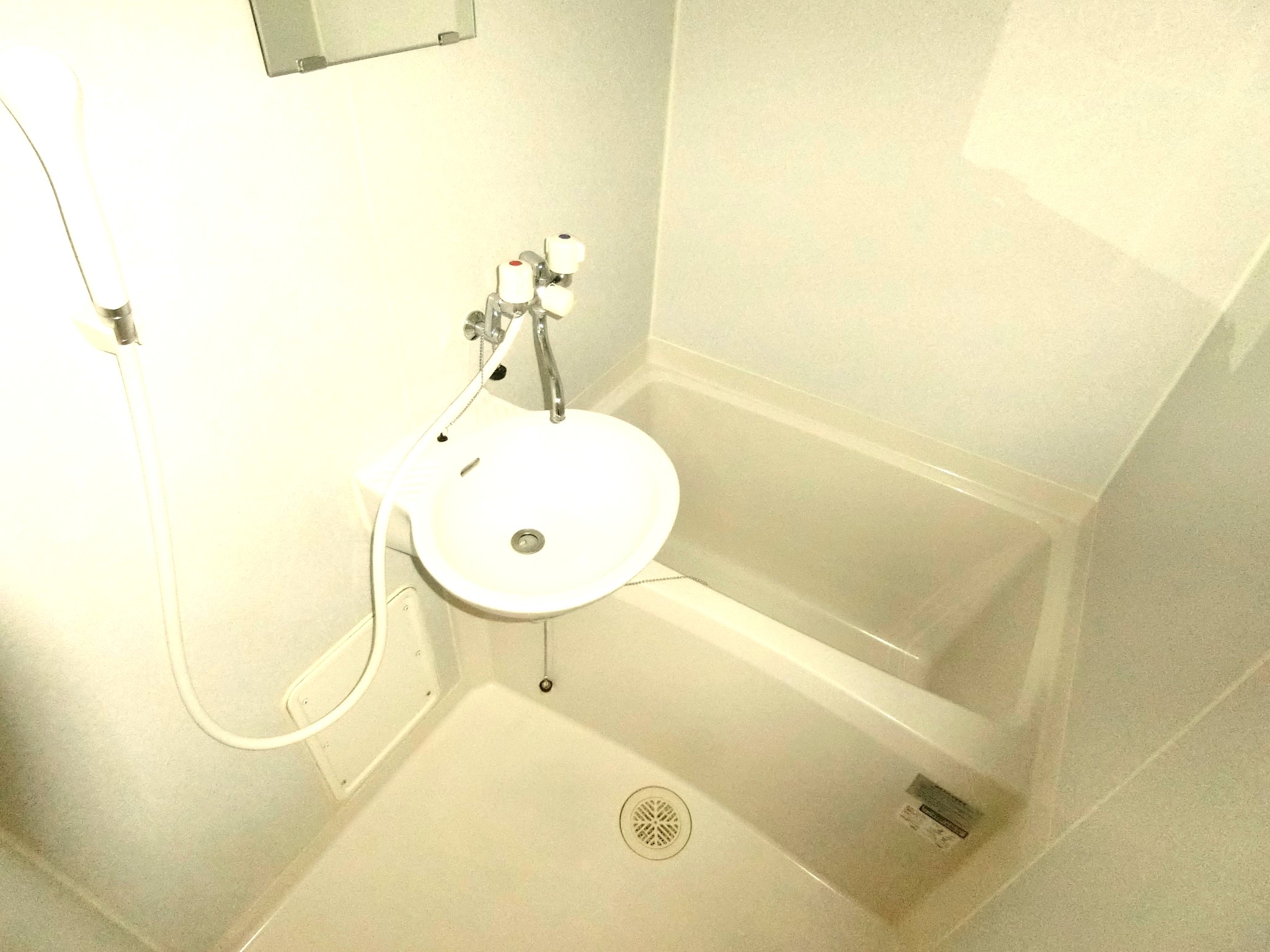 バス・シャワールーム　雨でも安心な浴室乾燥機を完備です☆