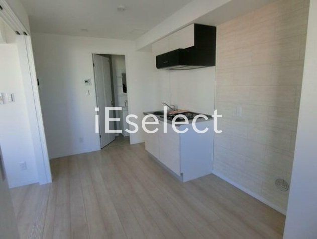 居室・リビング　白基調の明るい居室です★