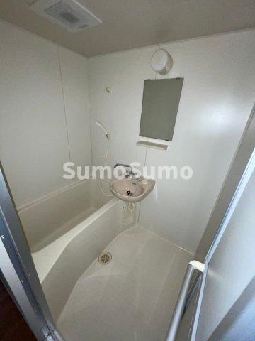 バス・シャワールーム　落ち着いた空間のお風呂です