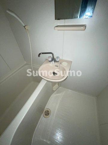 洗面設備　ゆったりとスペースのある洗面所