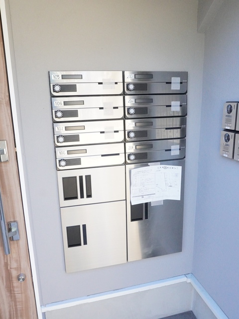 その他共有部分　外出時もお荷物のお受け取り可能な宅配ロッカー付です♪