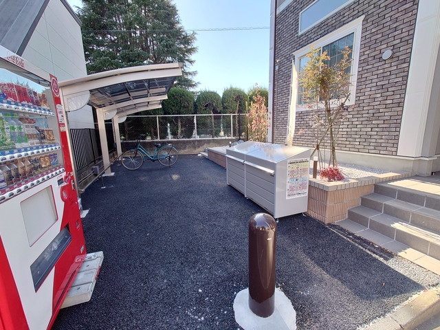 その他共有部分　自動販売機があるのでいつでもお飲み物を購入できます☆