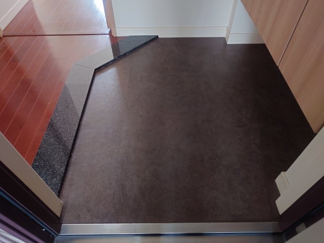 玄関　同物件別号室の写真です。