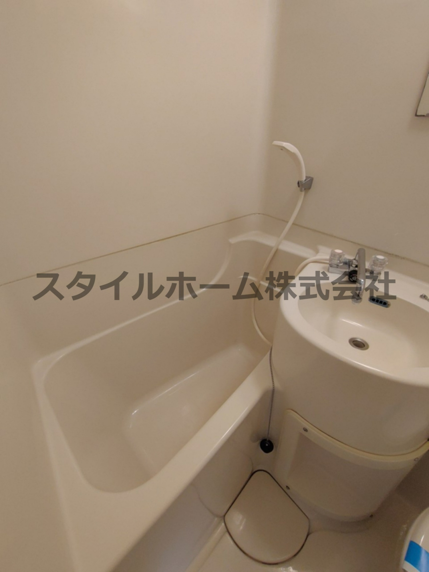 バス・シャワールーム　別部屋写真です。