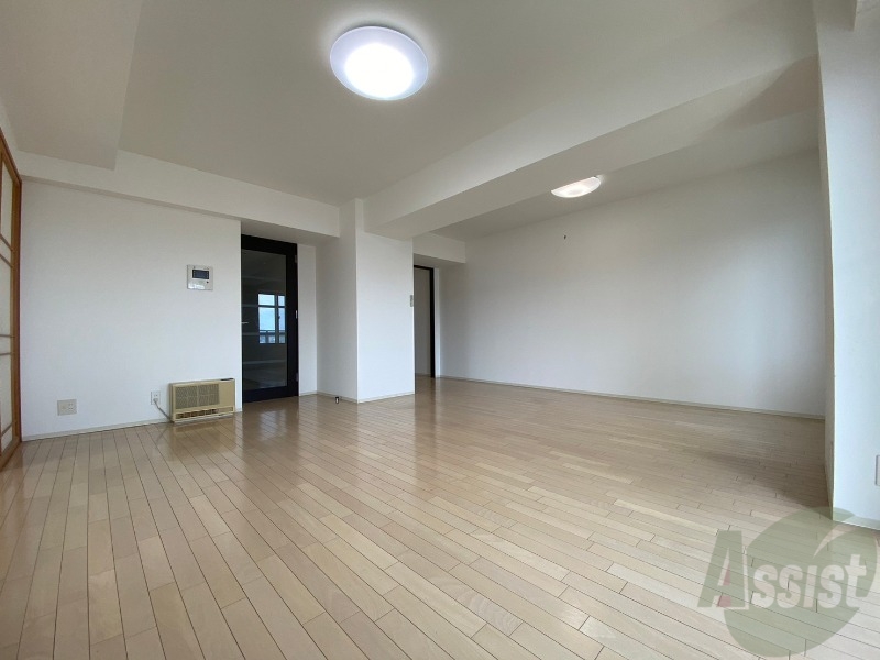 居室・リビング　広くてキレイなお部屋が広がっていて、充実した生活が送れそう。