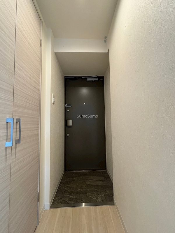 玄関　収納もある玄関です