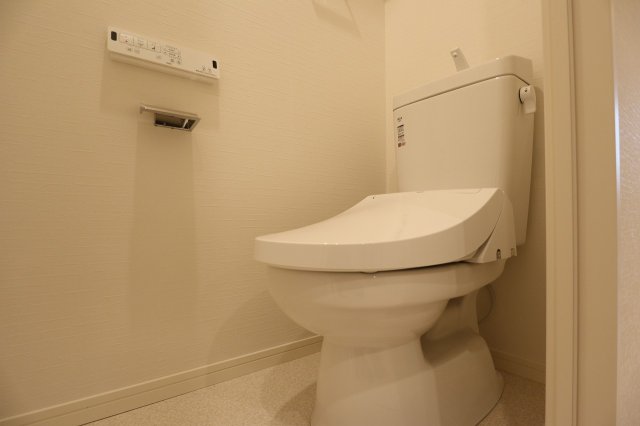 トイレ　別号室のものになります。現状優先。