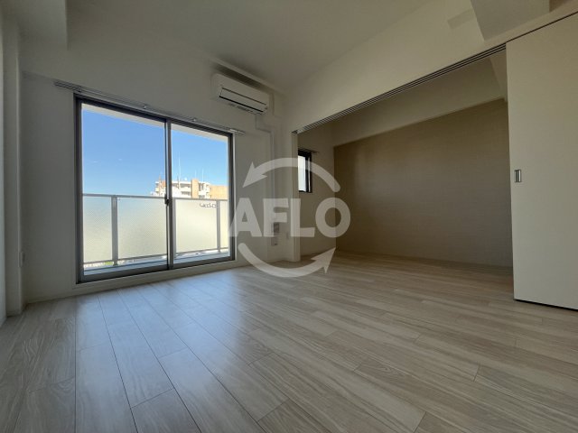 居室・リビング　セレニテ十三ミラク　リビング