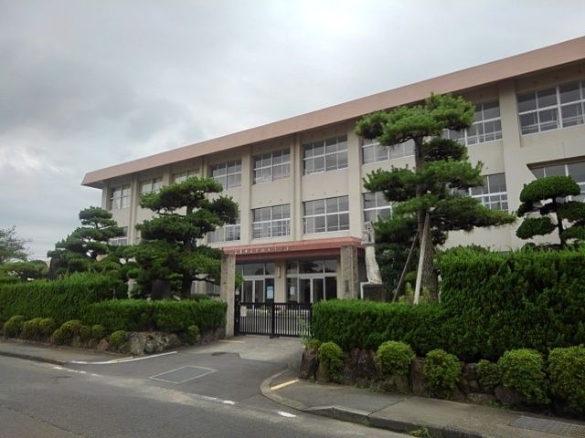 小学校　三豊市立比地大小学校（小学校）まで1000m