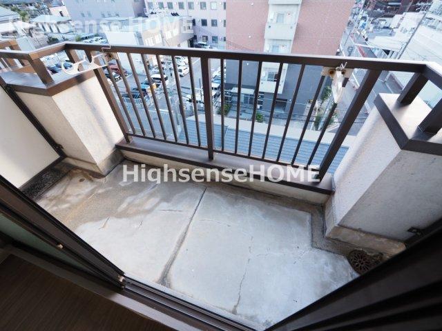 バルコニー　開放的で明るい空間を演出してくれるバルコニーです