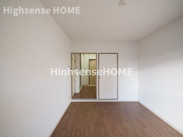 居室・リビング　こちらの居間で趣味の時間をお楽しみください