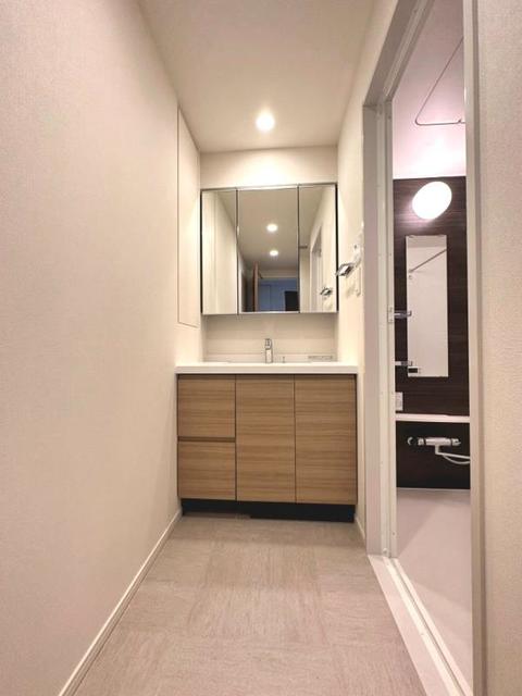 洗面設備　※写真は同タイプ住戸です。