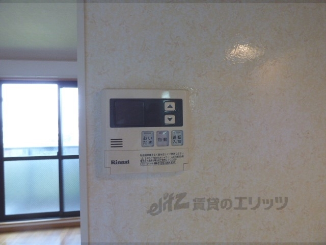 その他設備　給湯器リモコン