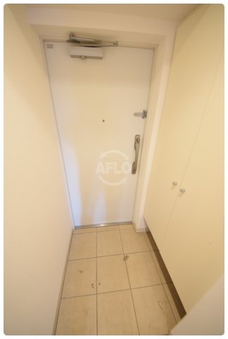 玄関　ドゥーエ森ノ宮　玄関