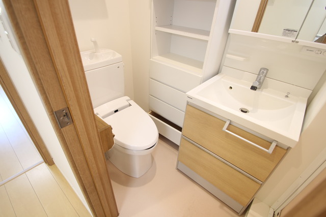 洗面設備　別部屋参考写真です