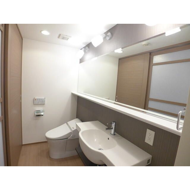 トイレ　トイレもきれいです