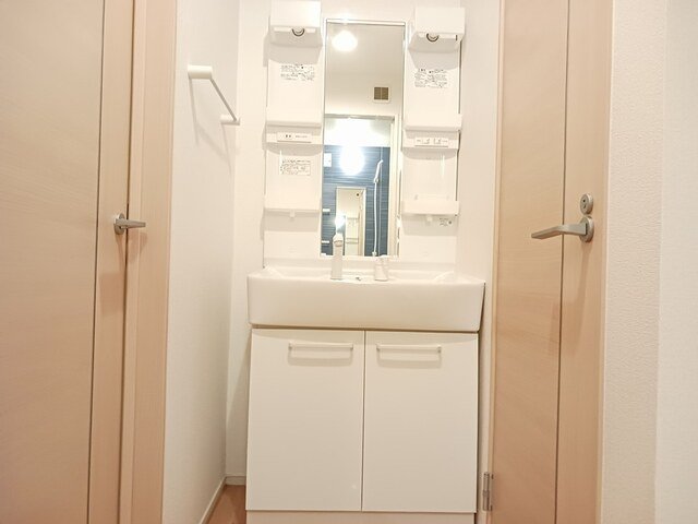 洗面設備　コンパクトで使いやすい洗面所