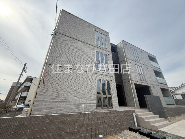 建物外観　建築中