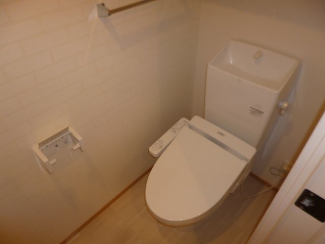 トイレ　シャワー付きトイレ