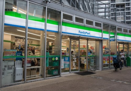 コンビニ　ファミリーマート 江東東雲一丁目店（コンビニ）まで242m