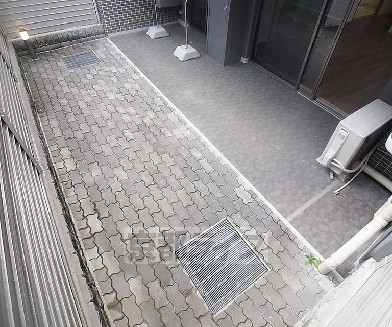 バルコニー　広々としたテラスがございます。