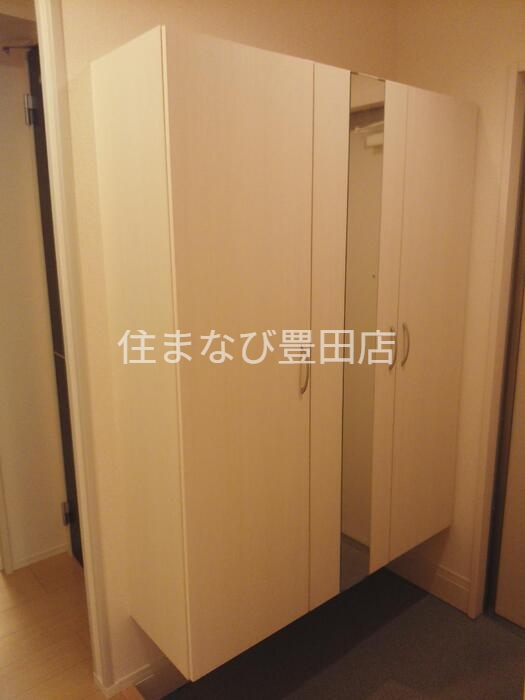 玄関　同型別部屋写真