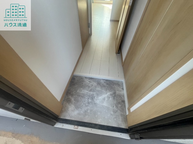 玄関　※同タイプ別号室のお写真です