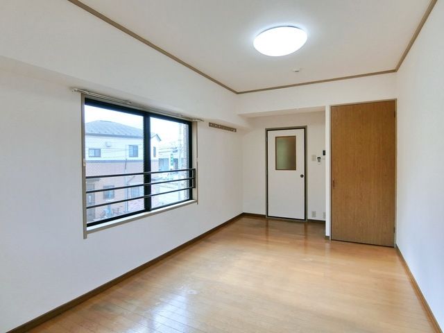 居室・リビング　開放感ある２面採光☆