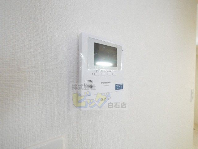 セキュリティ　防犯面で安心のＴＶモニターホン設備が付いています♪