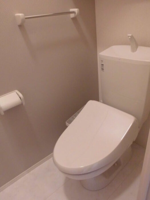 トイレ　温水洗浄暖房便座