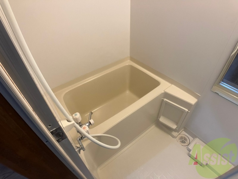 バス・シャワールーム　お風呂になります。一日の疲れを癒してくださいね。