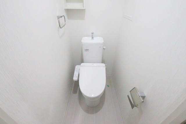 トイレ　※別室の参考写真の為、現況優先です。