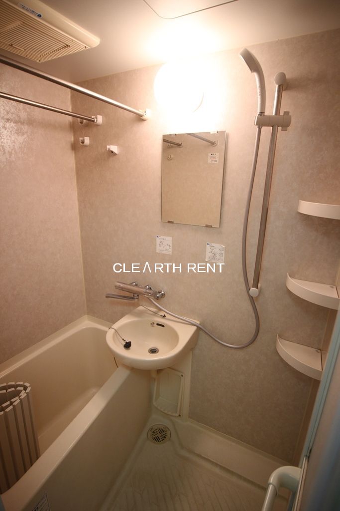 バス・シャワールーム　☆清潔感のあるバスルーム/浴室乾燥機付き