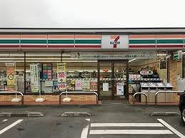 コンビニ　セブンイレブン日の出３丁目店（コンビニ）まで650m