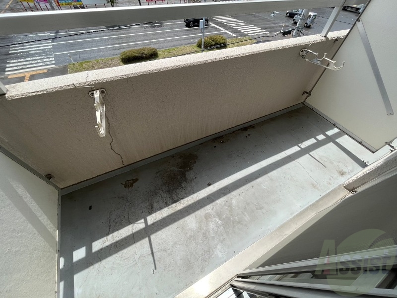 バルコニー　バルコニーです。洗濯物を干したり一息ついたりできますね！