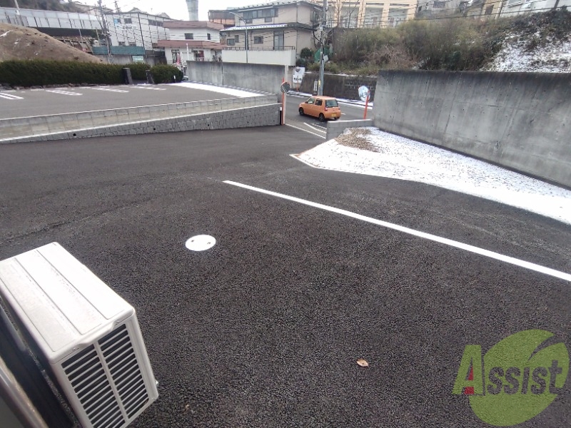 バルコニー　窓からは大きな空が良く見える気持ちのいい景色が見えます。