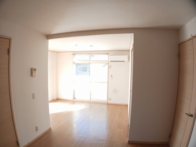 居室・リビング　ゆったり過ごせる居間です