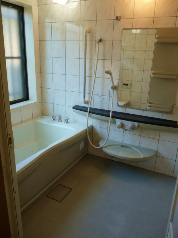 バス・シャワールーム　バスルーム