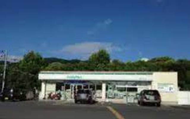 コンビニ　ファミリーマート京都東インター店（コンビニ）まで1257m