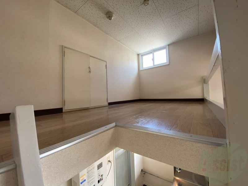 その他部屋・スペース　ロフトがありますよ。窓も付いていていいですね。