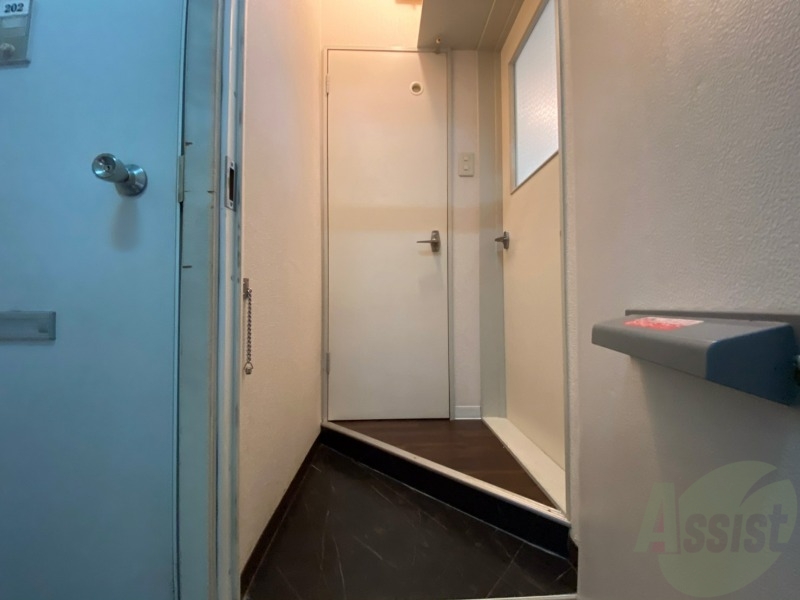 玄関　玄関の様子です。明るい印象ですね。気分もあがりそう。