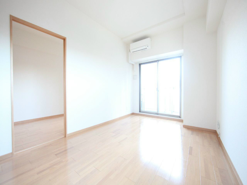 バルコニー　ＬＤＫ12.8帖　カウンターキッチン　エアコン付　バルコニー