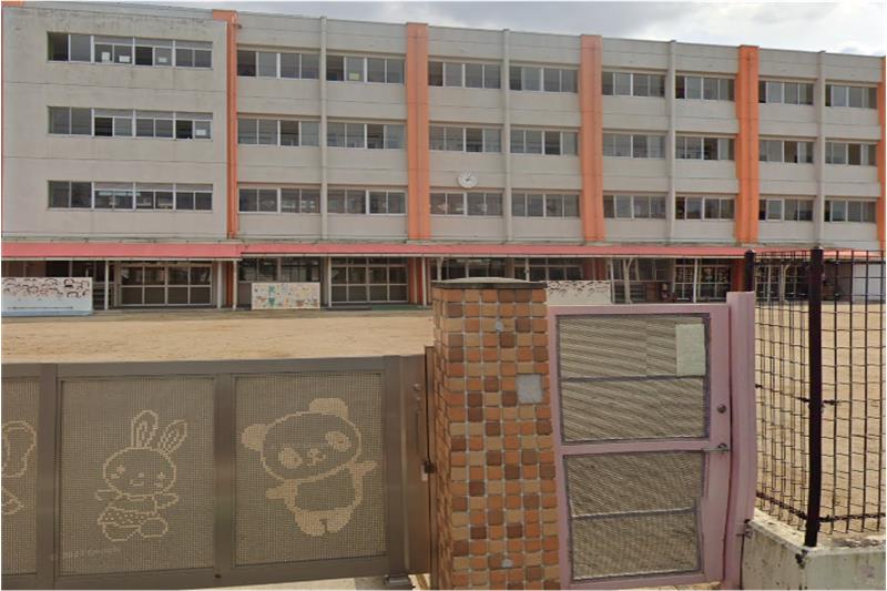 小学校　八尾市立山本小学校（小学校）まで507m