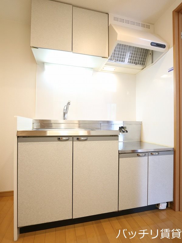 キッチン　※同型タイプ写真のため、現状優先。