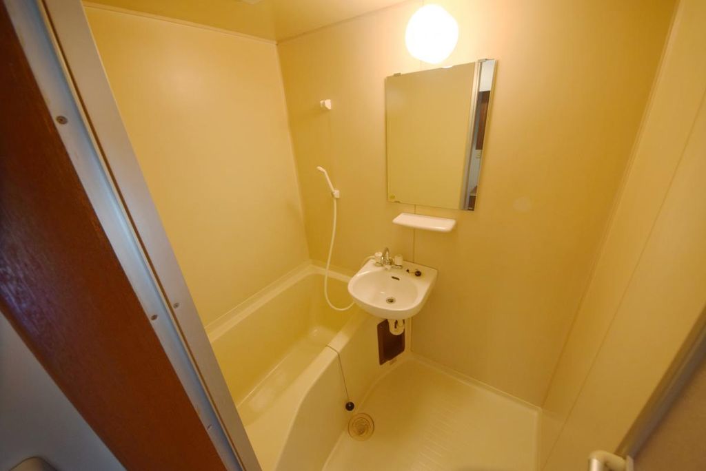 バス・シャワールーム　洗面